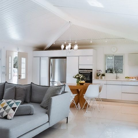 בית מוקף ירוק